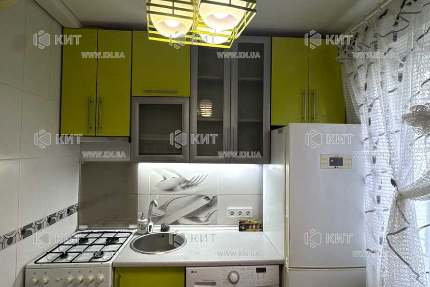 Продаж квартири Харків, ХТЗ, Рогань, 44м²