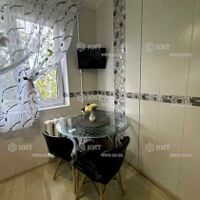 Продаж квартири Харків, ХТЗ, Рогань, 44м²