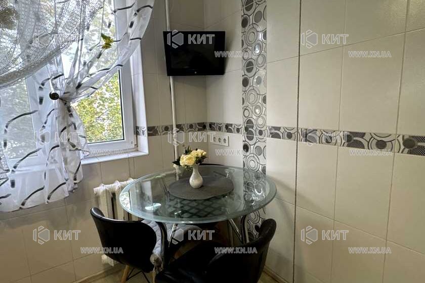 Продаж квартири Харків, ХТЗ, Рогань, 44м²