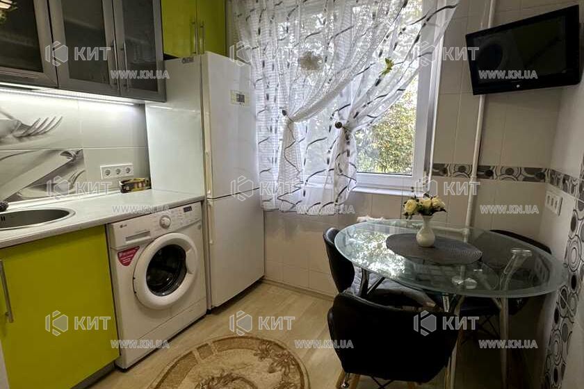 Продаж квартири Харків, ХТЗ, Рогань, 44м²