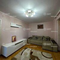 Продаж квартири Харків, ХТЗ, Рогань, 44м²
