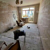 Продаж квартири Харків, ХТЗ, Рогань, 46м²