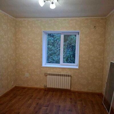 Продажа 	 Харьков,  Дмитрия Коцюбайла (Державинская) ул.   13