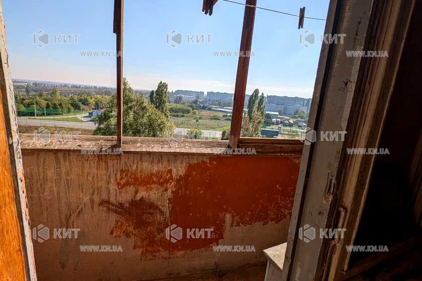 Продаж квартири Харків, ХТЗ, Рогань, 33м²