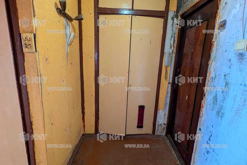 Продаж квартири Харків, ХТЗ, Рогань, 33м²