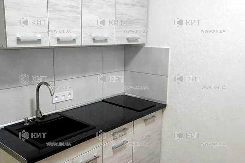 Продаж квартири Харків, ХТЗ, Рогань, 17м²