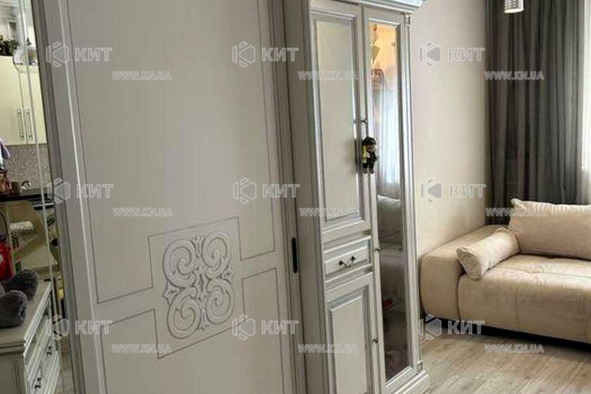Продаж квартири Харків, ХТЗ, Рогань, 35м²