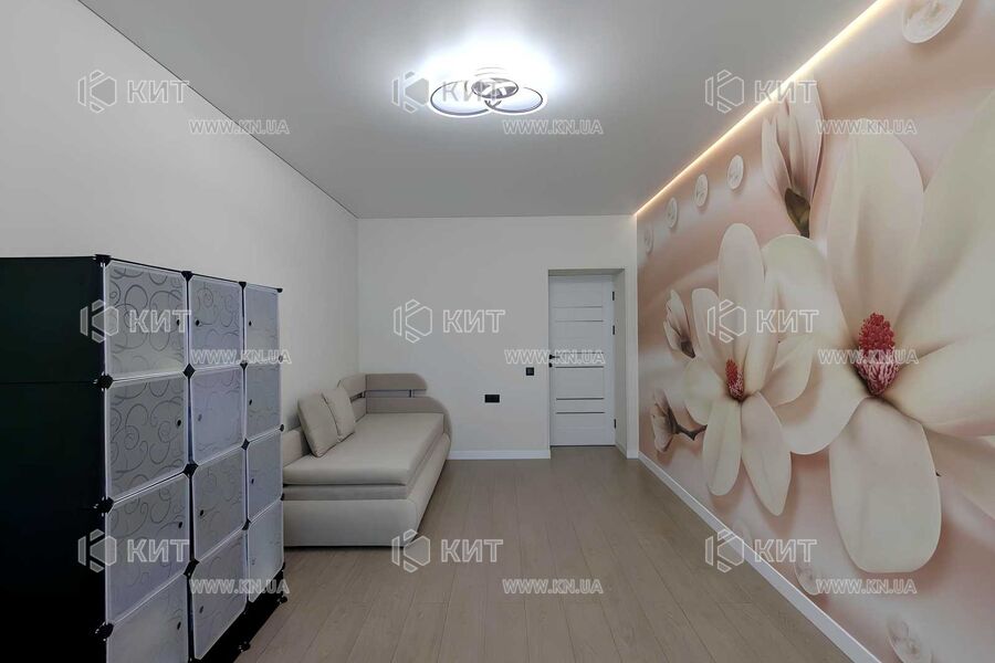 Продаж квартири Харків, ХТЗ, Рогань, 57.1м²