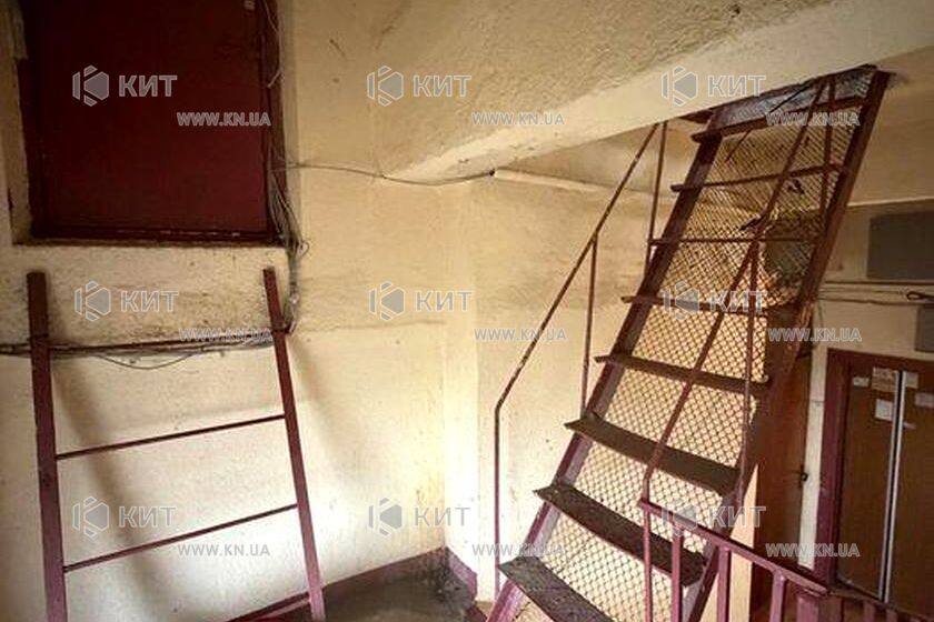 Продаж квартири Харків, ХТЗ, Рогань, 33м²