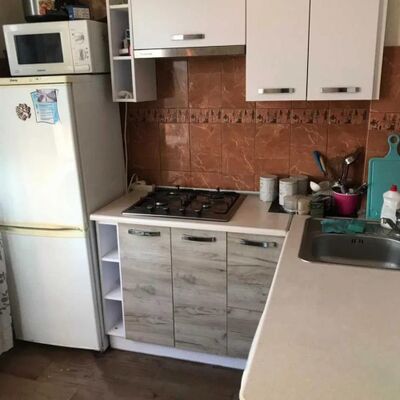 Продажа 	 Харків,  Нескорених (Героїв Праці) вул.   47А