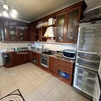 Продаж квартири Харків, Наукова, 130м²