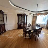 Продаж квартири Харків, Наукова, 130м²