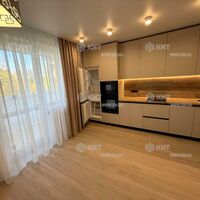 Продаж квартири Харків, ХТЗ, Рогань, 67.6м²
