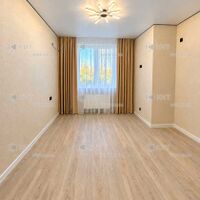 Продаж квартири Харків, ХТЗ, Рогань, 67.6м²
