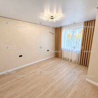 Продаж квартири Харків, ХТЗ, Рогань, 67.6м²