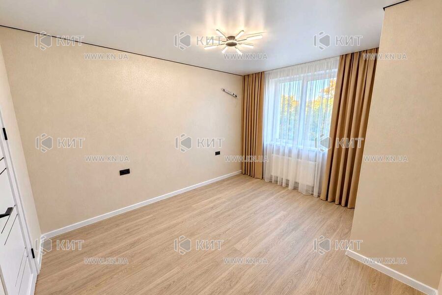 Продаж квартири Харків, ХТЗ, Рогань, 67.6м²