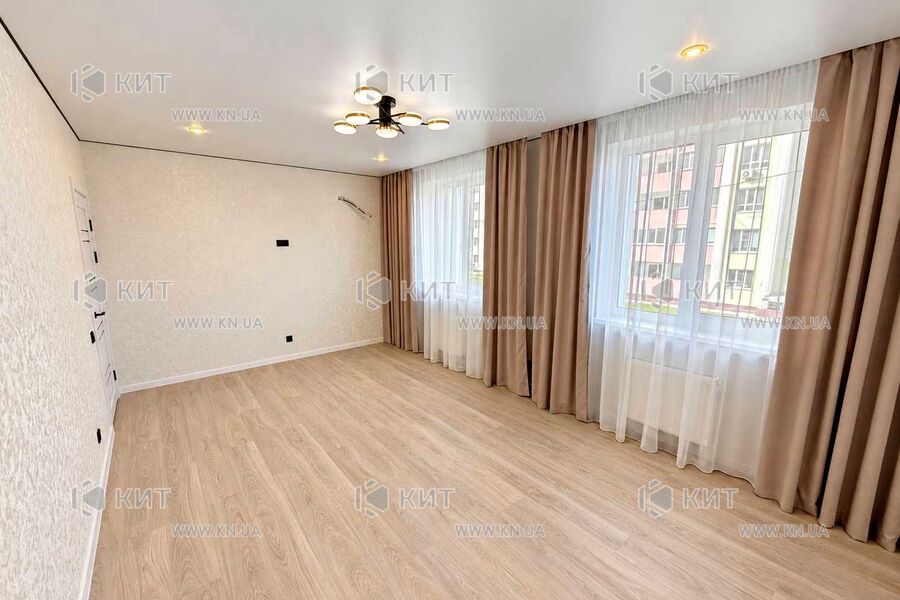 Продаж квартири Харків, ХТЗ, Рогань, 67.6м²