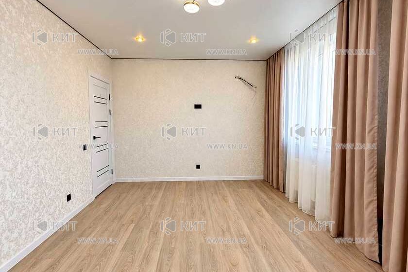 Продаж квартири Харків, ХТЗ, Рогань, 67.6м²