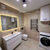 Продаж квартири Харків, ХТЗ, Рогань, 67.6м²