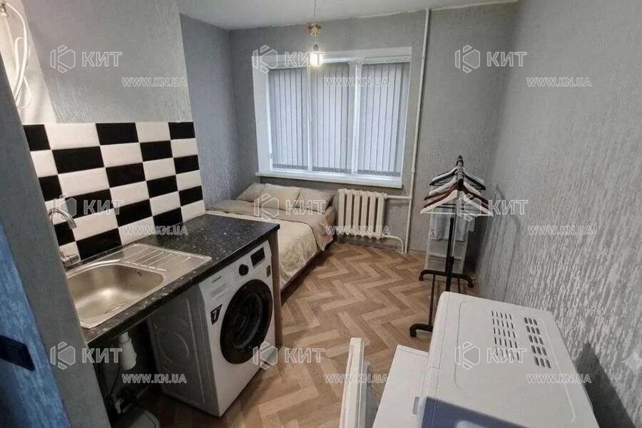 Продаж квартири Харків, ХТЗ, Рогань, 18м²