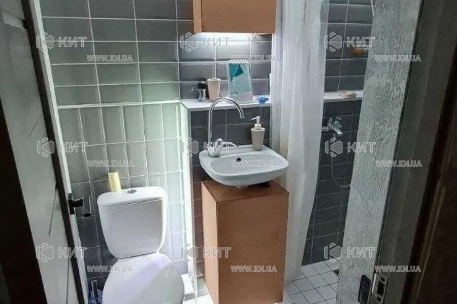 Продаж квартири Харків, ХТЗ, Рогань, 18м²
