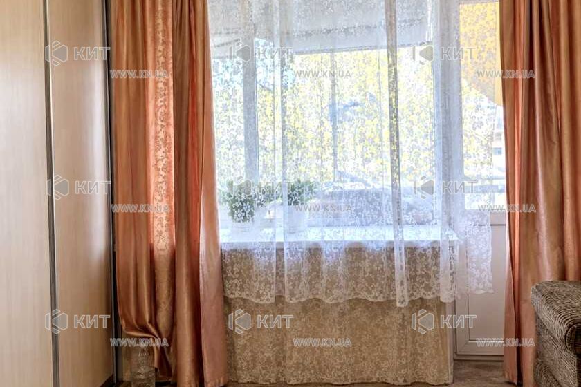 Продаж квартири Харків, ХТЗ, Рогань, 37м²