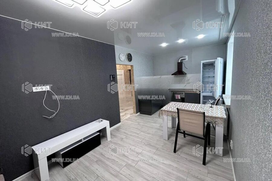 Продаж квартири Харків, ХТЗ, Рогань, 40м²