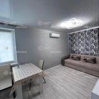 Продаж квартири Харків, ХТЗ, Рогань, 40м²
