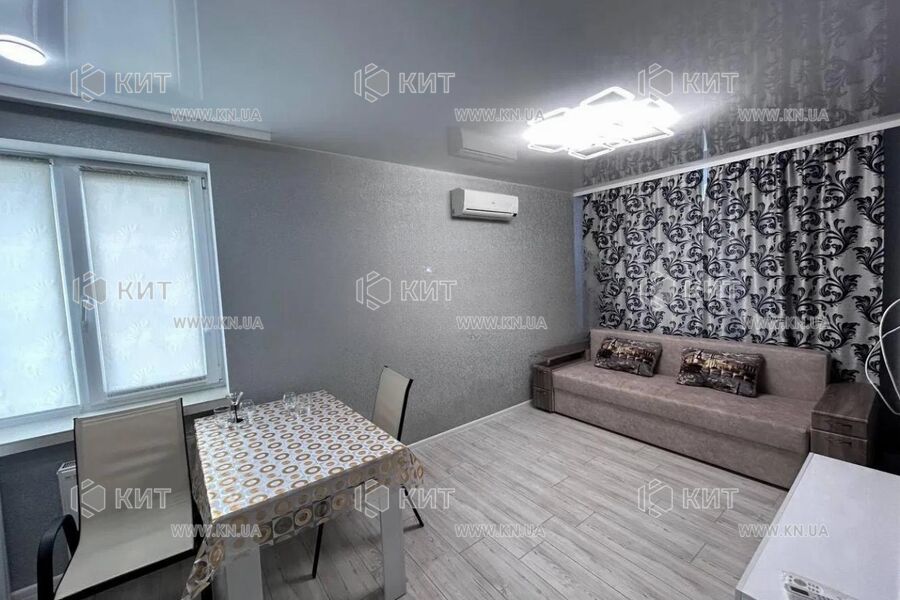 Продаж квартири Харків, ХТЗ, Рогань, 40м²