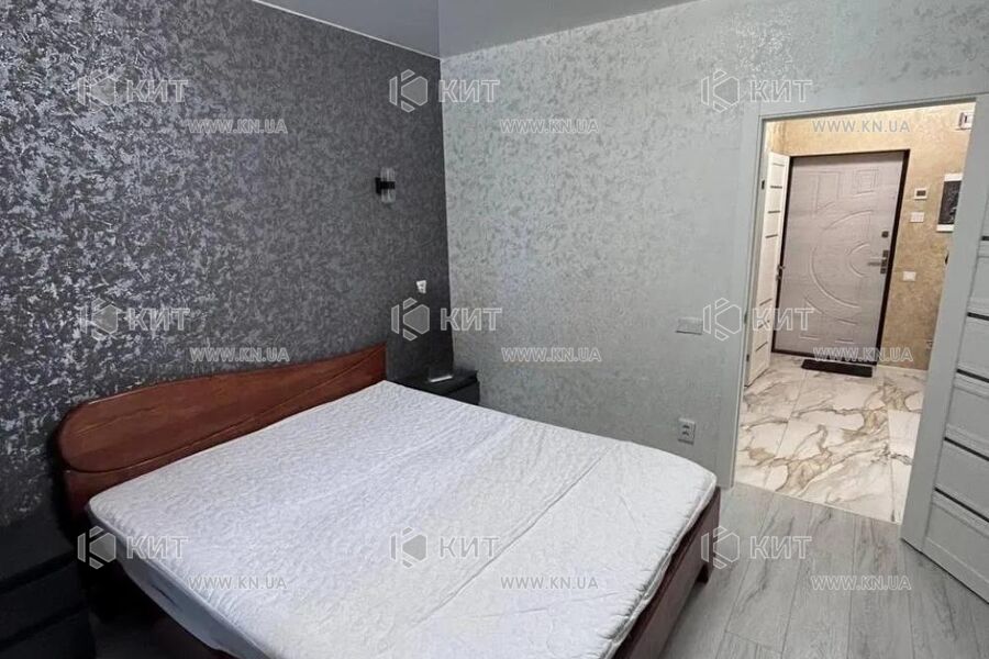 Продаж квартири Харків, ХТЗ, Рогань, 40м²