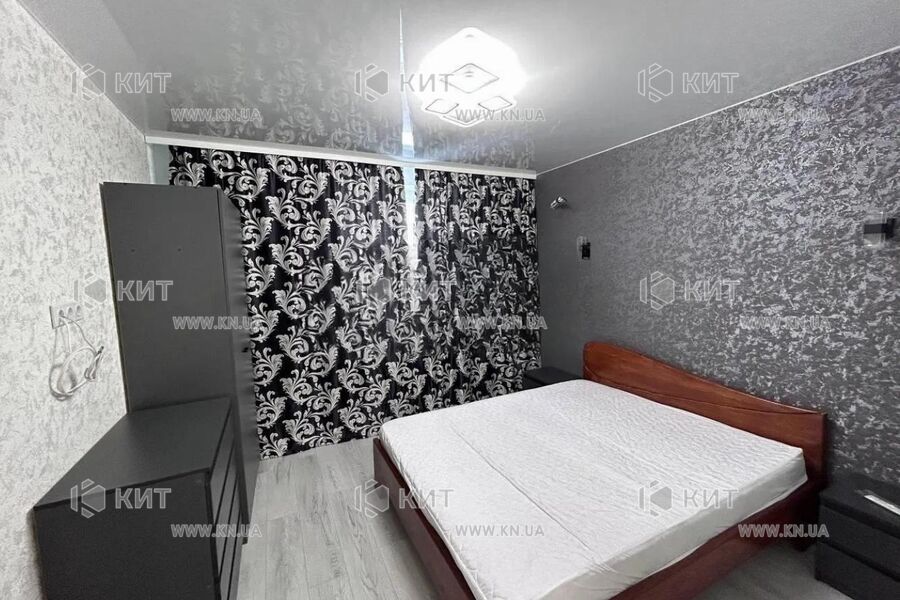 Продаж квартири Харків, ХТЗ, Рогань, 40м²