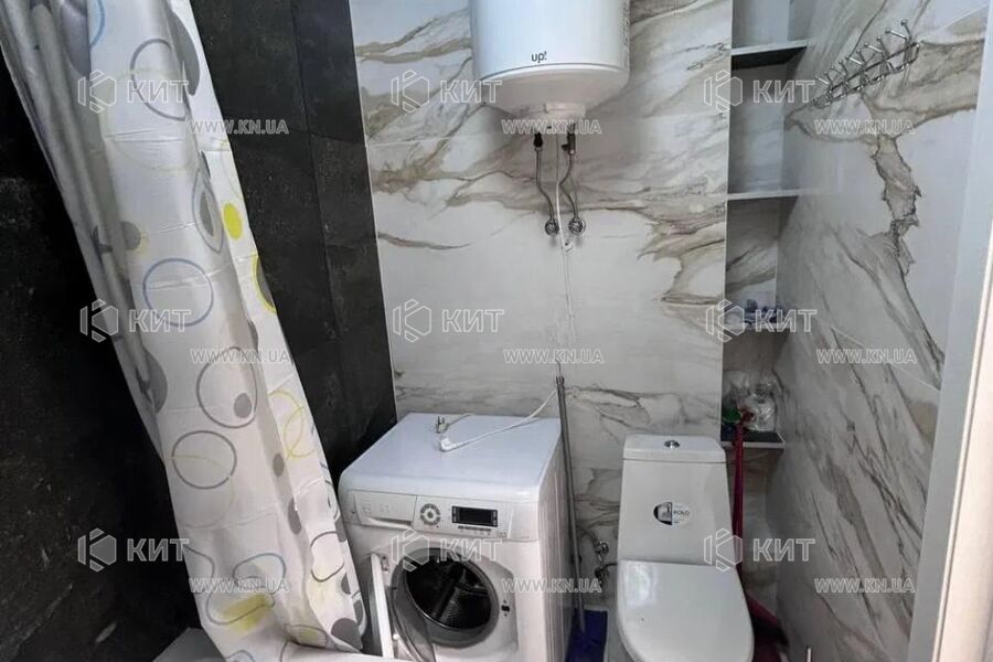 Продаж квартири Харків, ХТЗ, Рогань, 40м²