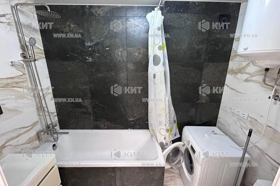 Продаж квартири Харків, ХТЗ, Рогань, 40м²