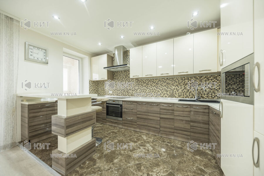 Продаж квартири Харків, Малишева, 135м²