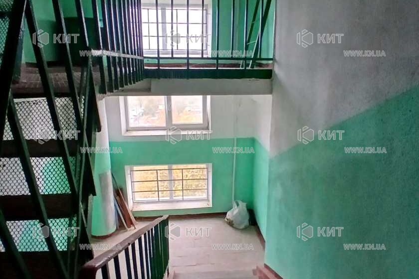 Продаж квартири Харків, ХТЗ, Рогань, 33м²