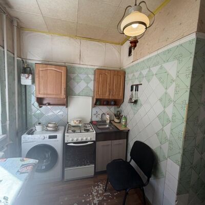 Продажа 	 Харьков,  Чугуевская ул.   27