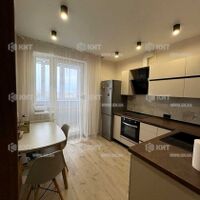 Продаж квартири Харків, ХТЗ, Рогань, 40м²