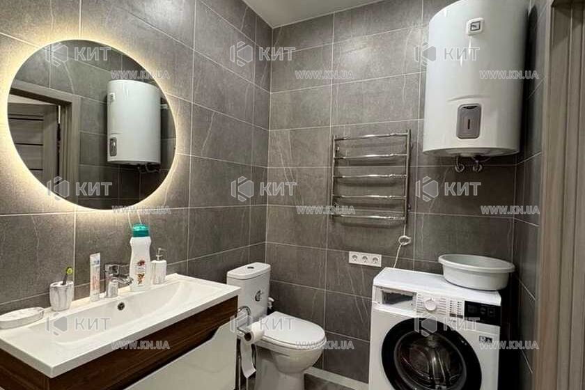 Продаж квартири Харків, ХТЗ, Рогань, 40м²