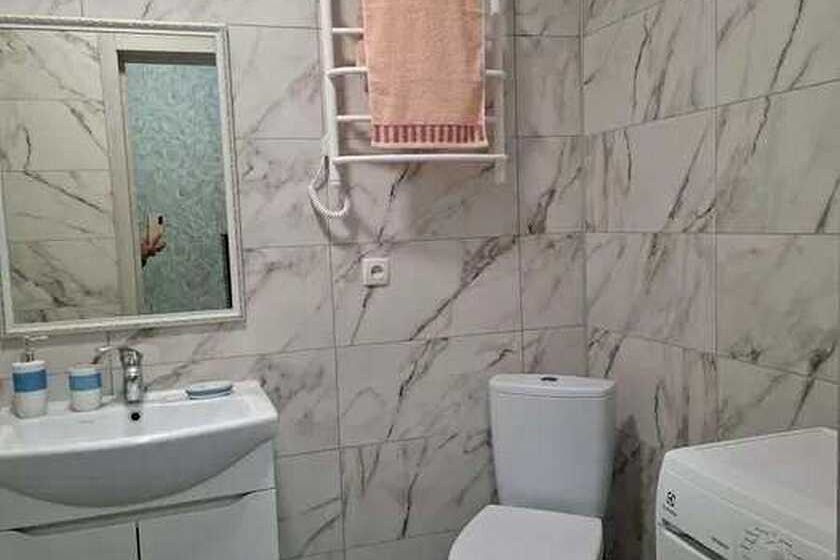 Продаж квартири Харків, ХТЗ, Рогань, 40м²