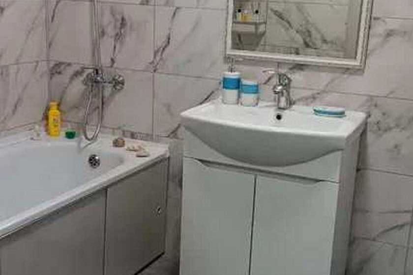 Продаж квартири Харків, ХТЗ, Рогань, 40м²