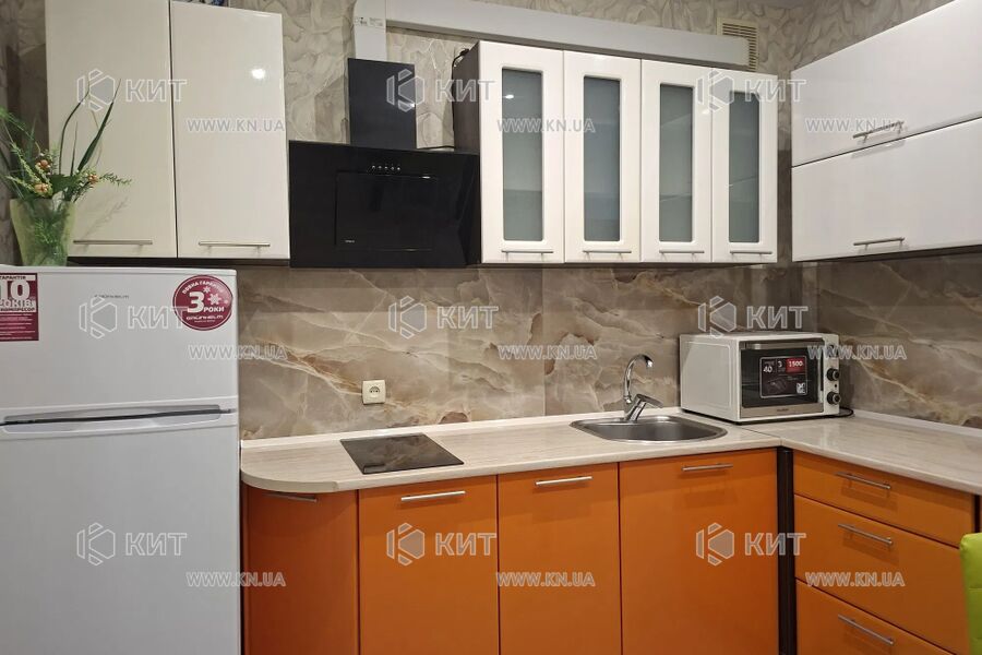 Продаж квартири Харків, ХТЗ, Рогань, 40м²