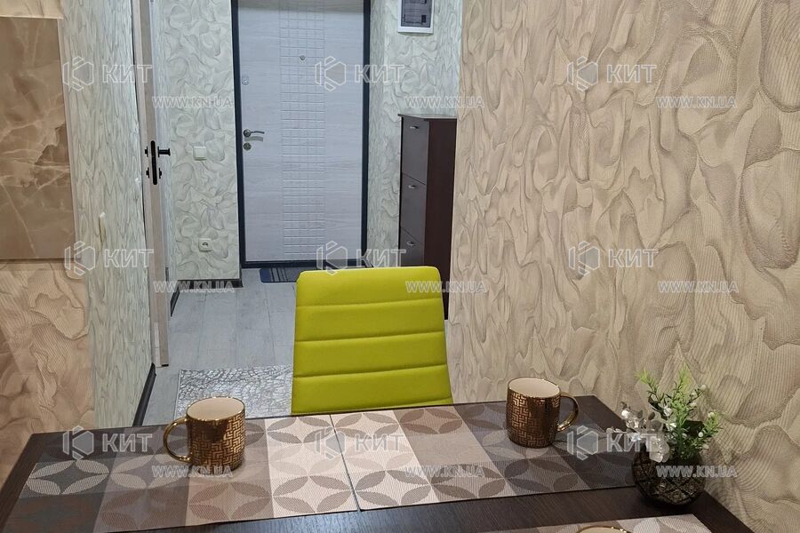 Продаж квартири Харків, ХТЗ, Рогань, 40м²