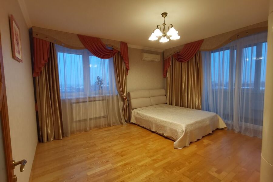 Продажа квартиры Харьков, Холодная гора, 70м²