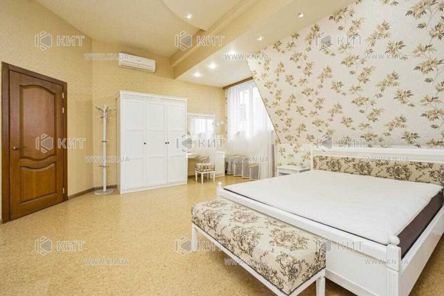 Продаж квартири Харків, Олексіївка, 210м²