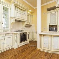 Продаж квартири Харків, Олексіївка, 210м²