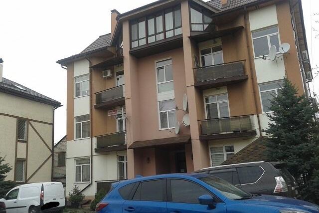 Продаж квартири Харків, Олексіївка, 210м²