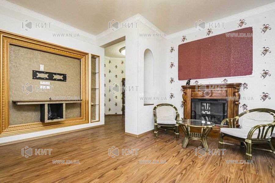 Продаж квартири Харків, Олексіївка, 210м²