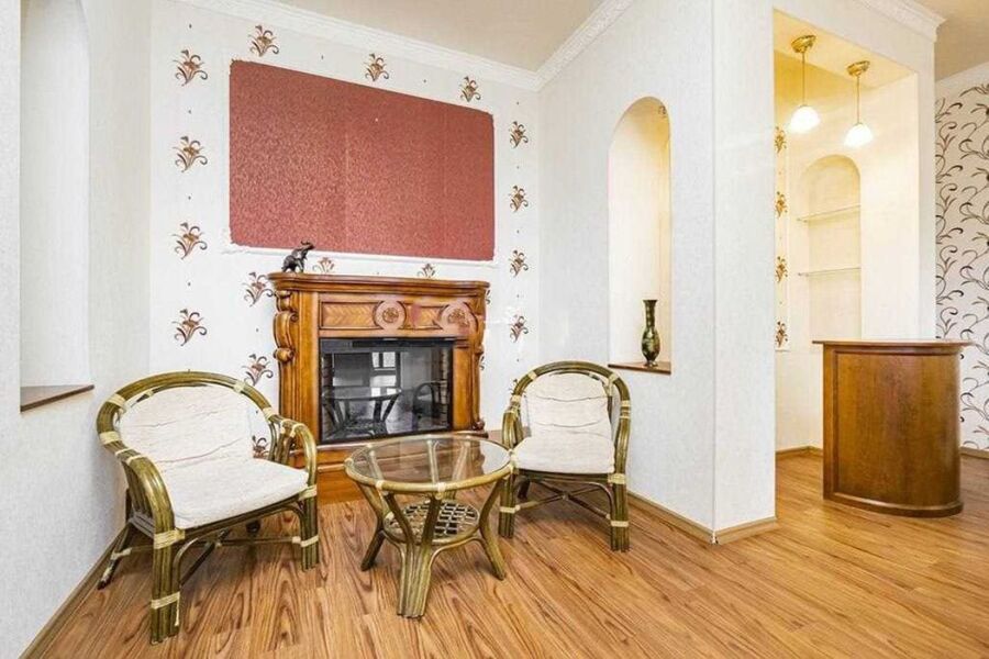 Продаж квартири Харків, Олексіївка, 210м²