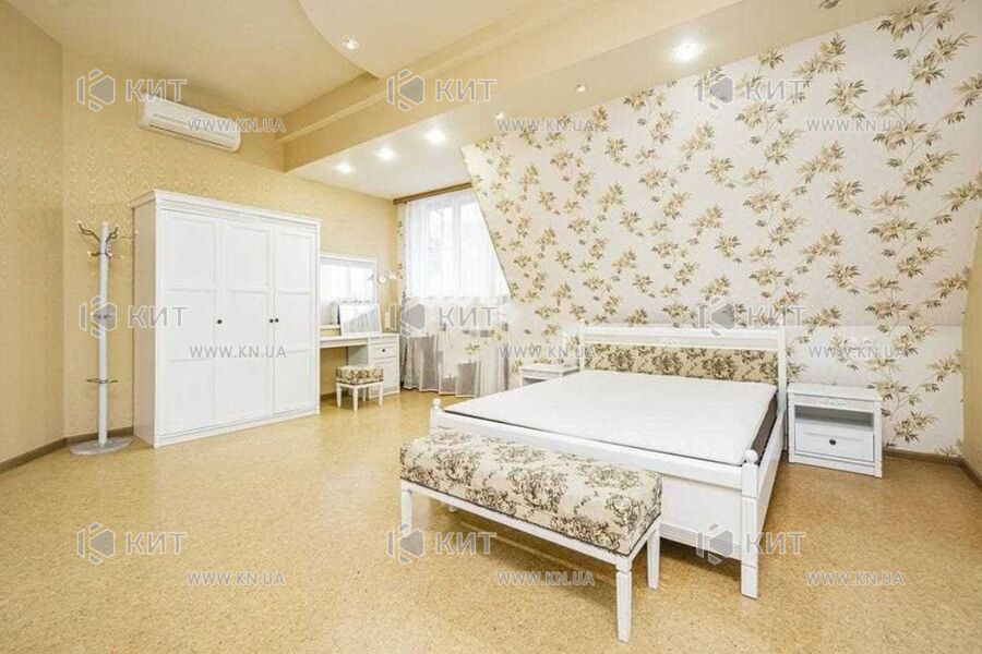 Продаж квартири Харків, Олексіївка, 210м²