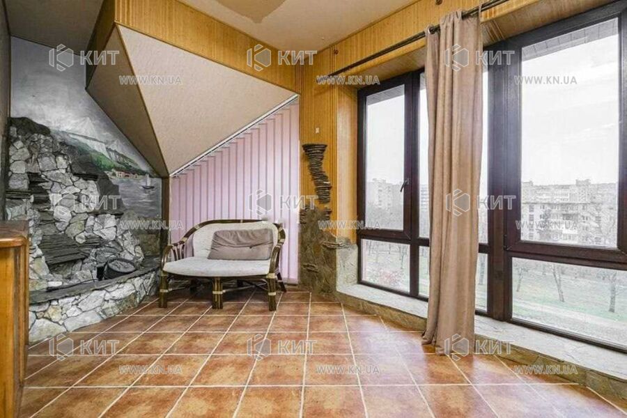 Продаж квартири Харків, Олексіївка, 210м²